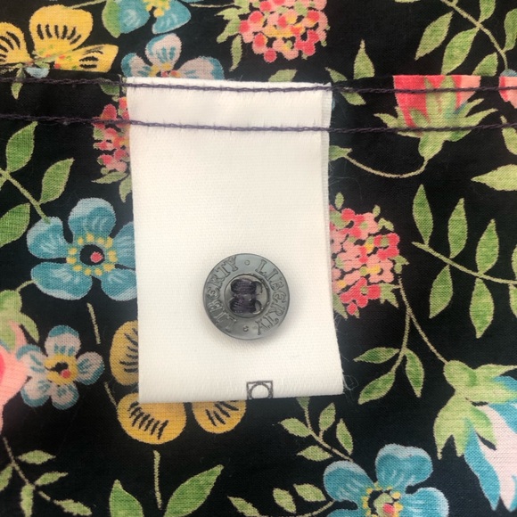 LIBERTY Women's Button Front Shirt Floral Dark Long Sleeve Collared US Size 6 - Picture 14 of 14